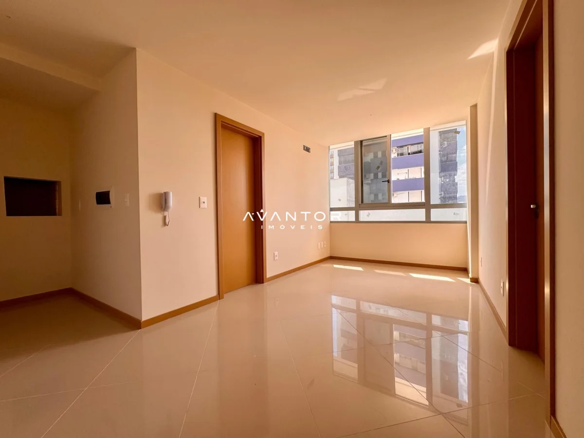 Sala de Estar — Apartamento com 2 quartos à venda no Residencial Cristo Rei, em Centro, Santa Maria/RS