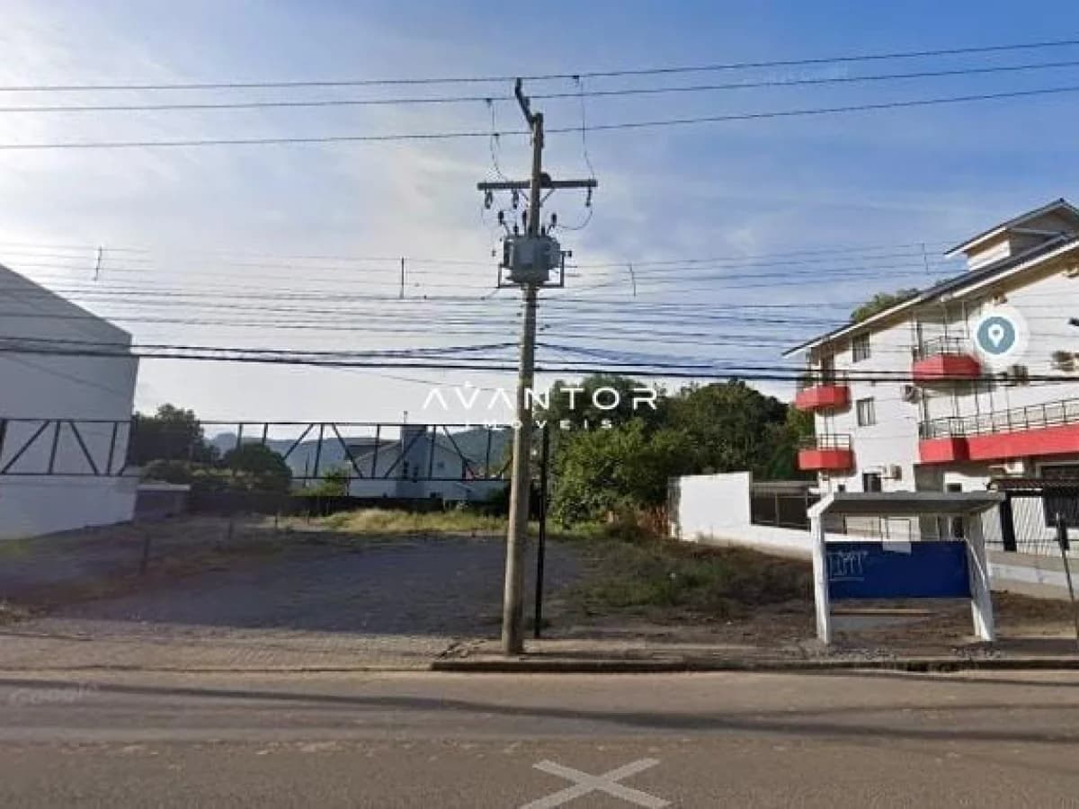 Fachada do imóvel com vista da rua — Terreno à venda em Camobi, Santa Maria/RS