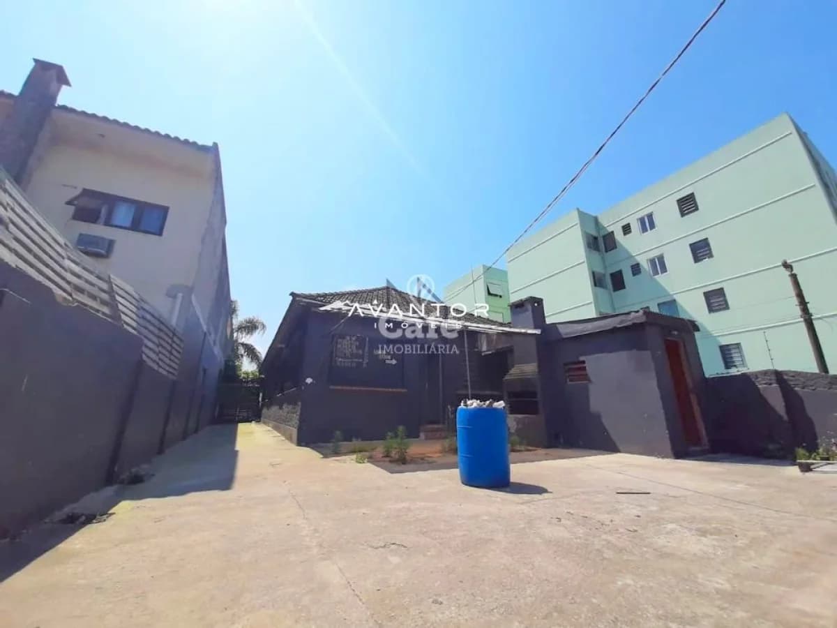 Fachada do condomínio com pátio — Terreno com 3 quartos à venda em Centro, Santa Maria/RS