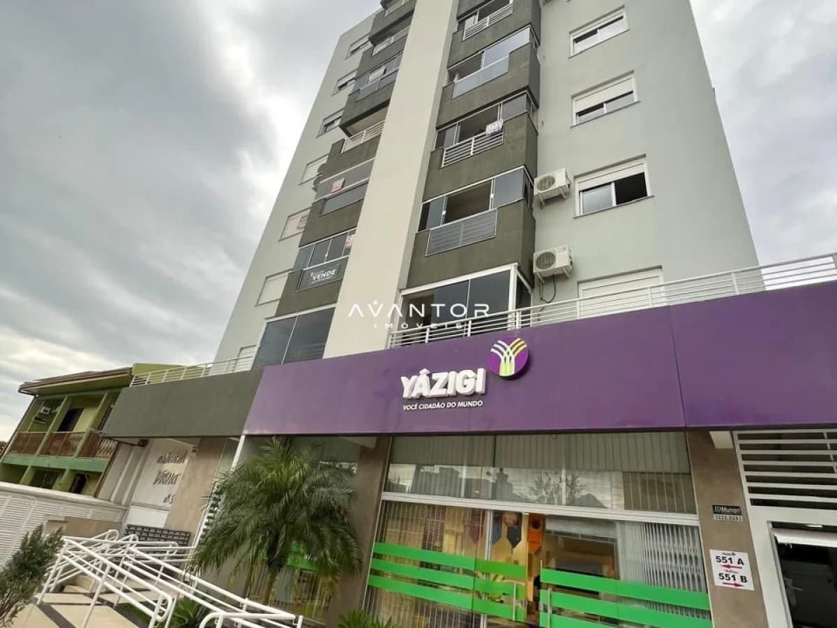 Fachada do prédio com lojas no térreo — Cobertura com 3 quartos à venda no Residencial Viena, em Centro, Santa Maria/RS