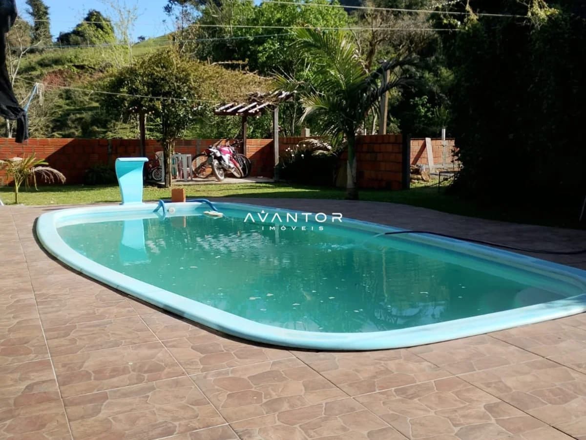 Piscina com área externa e jardim — Chácara com 2 quartos à venda em Arroio Grande, Santa Maria/RS