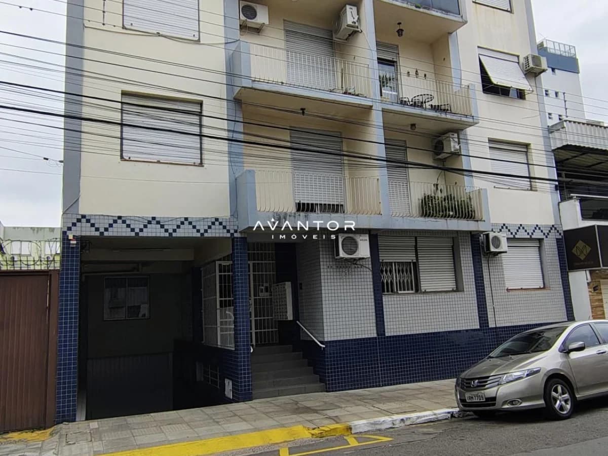 Fachada do prédio com garagem — Apartamento com 1 quarto à venda no Edifício Granville, em Centro, Santa Maria/RS