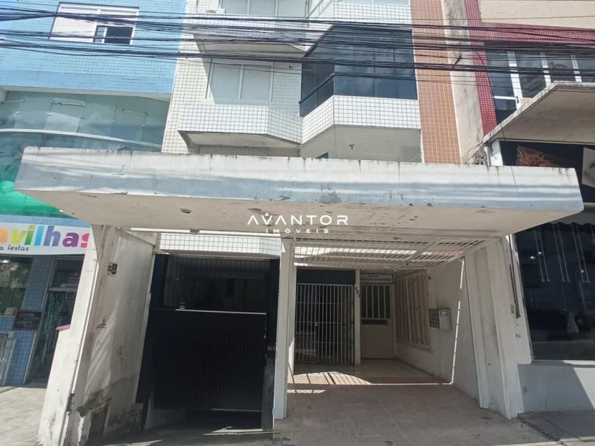 Fachada do prédio com entrada — Apartamento com 1 quarto à venda em Centro, Santa Maria/RS