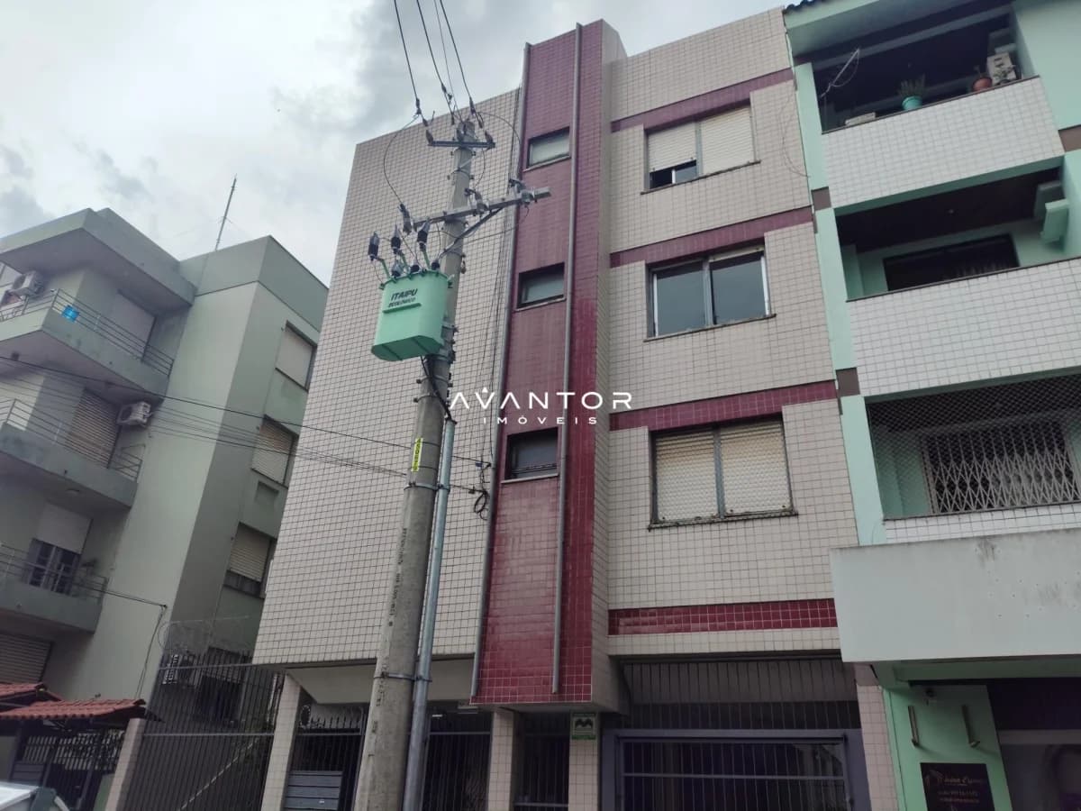 Fachada do prédio com múltiplos andares — Apartamento com 2 quartos à venda em Centro, Santa Maria/RS