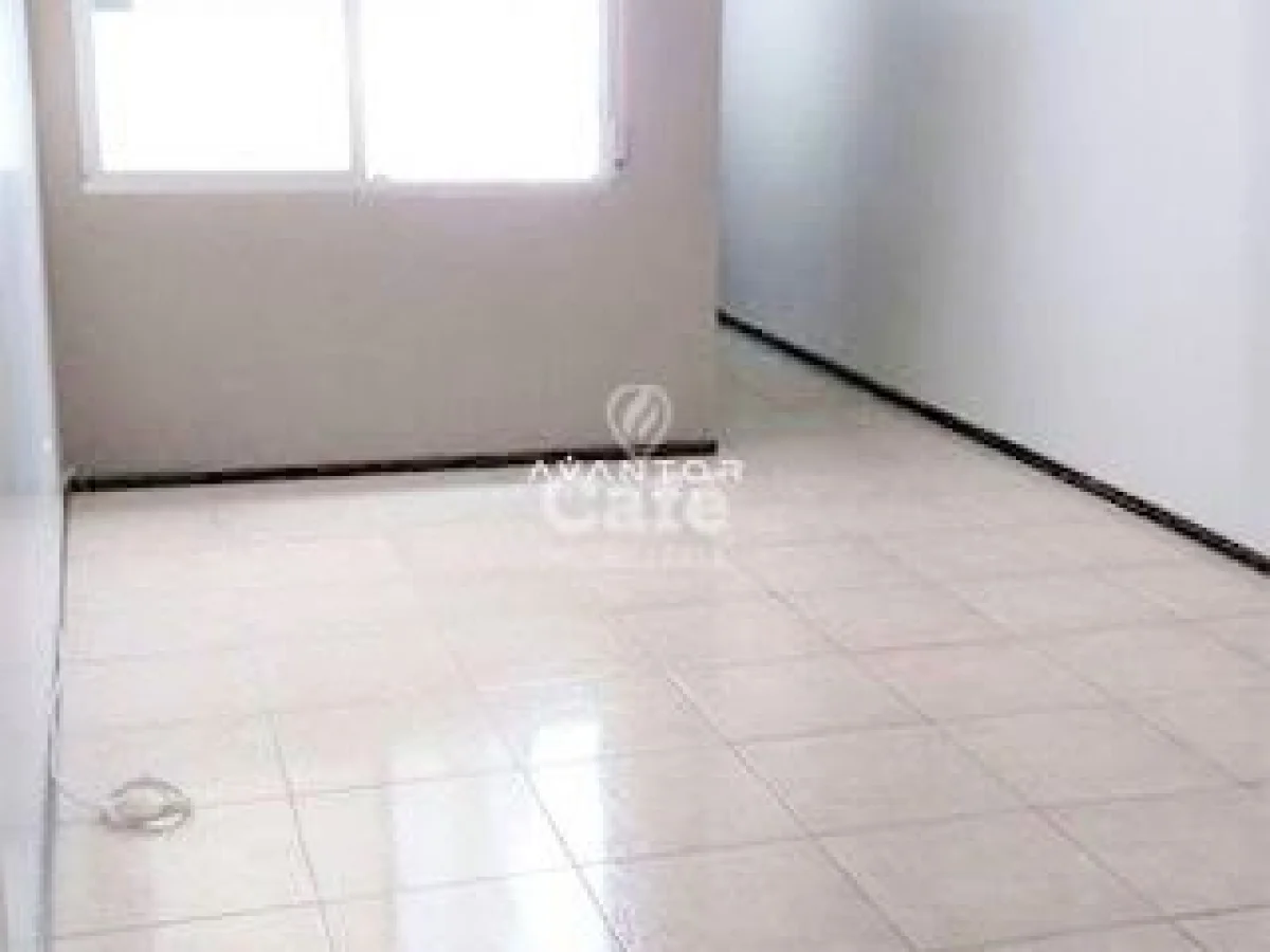 Sala com piso de cerâmica — Apartamento com 2 quartos à venda no Edificio Camilla, em Centro, Santa Maria/RS