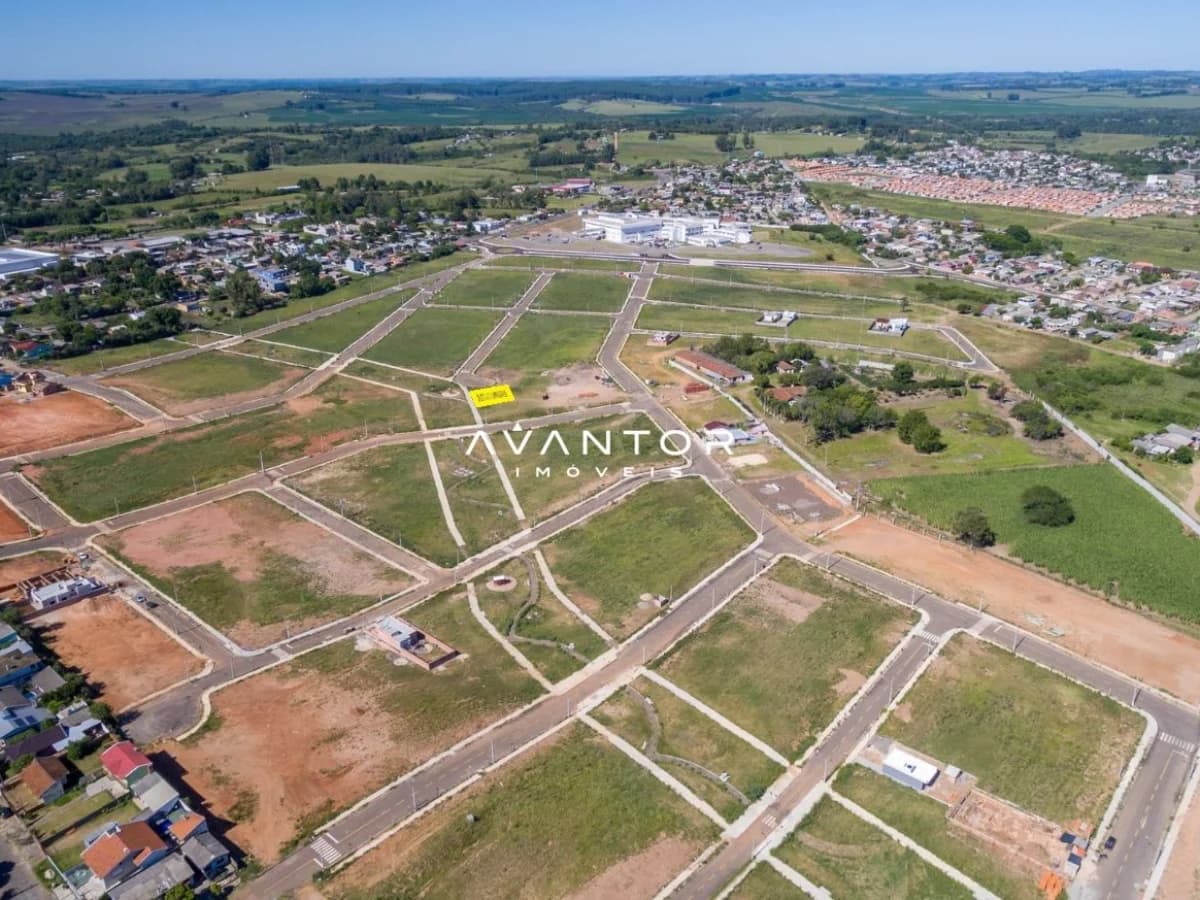 Vista aérea de terreno em loteamento — Terreno à venda no Residencial Alberto Schons, em Pinheiro Machado, Santa Maria/RS