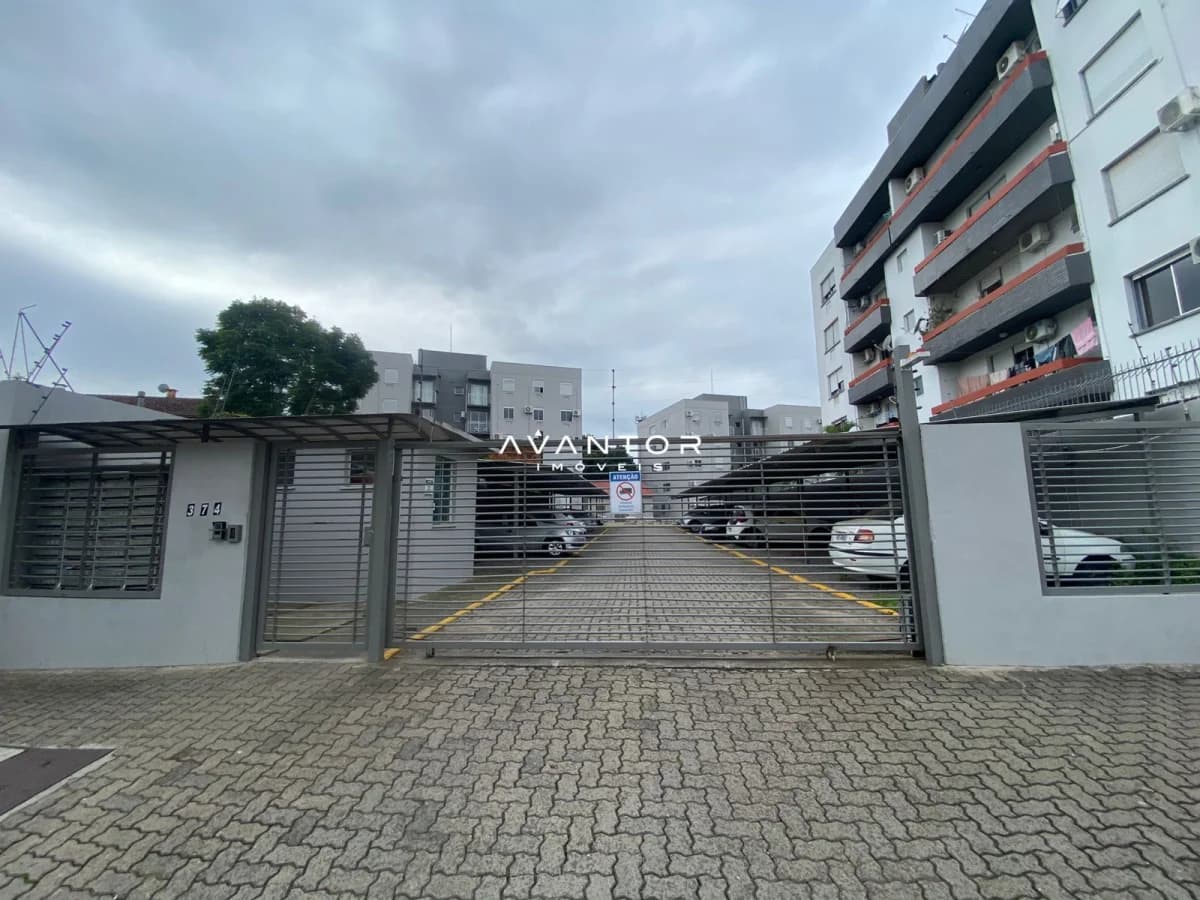 Garagem do prédio com portão de entrada — Apartamento com 2 quartos para alugar em Nossa Senhora do Rosário, Santa Maria/RS
