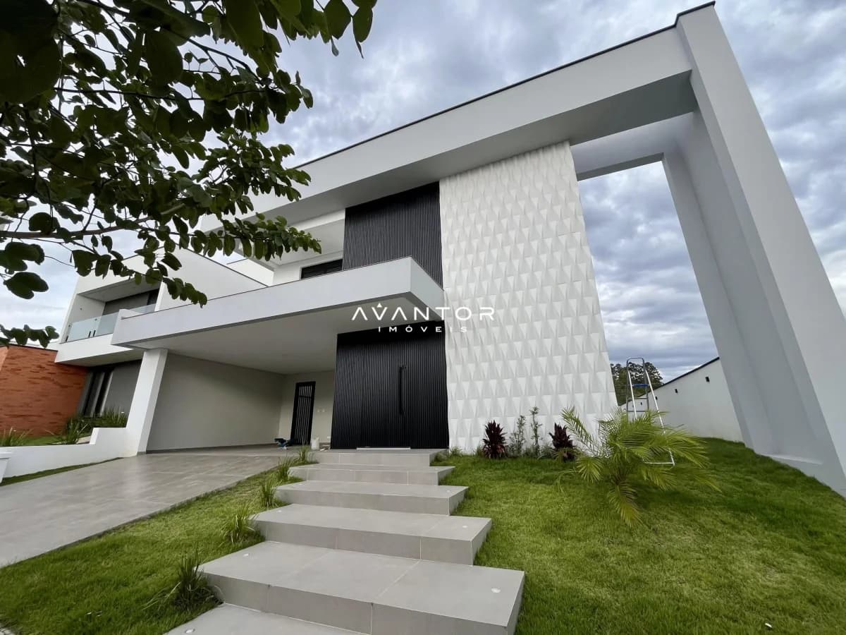 Fachada da casa com entrada e garagem — Casa com 3 quartos à venda no Cidade Universitária, em Camobi, Santa Maria/RS