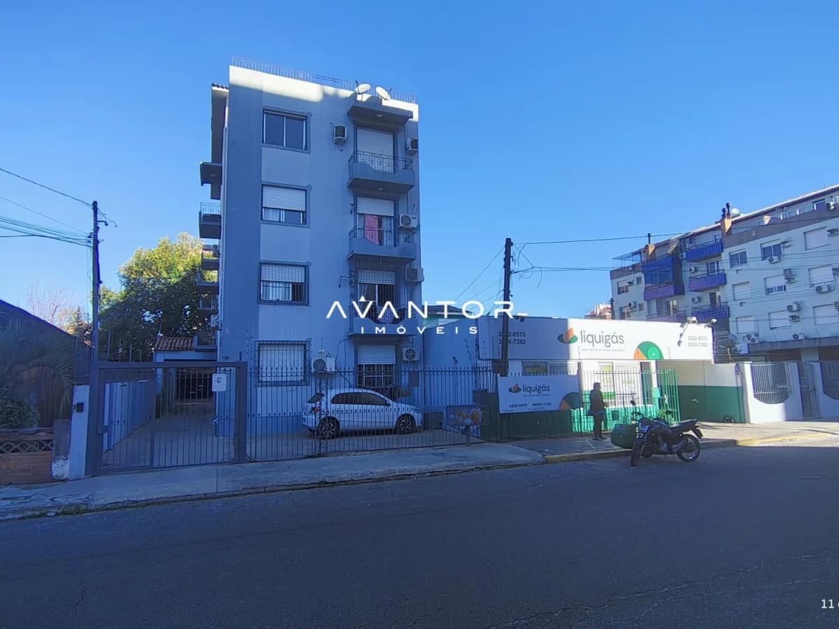 Fachada do prédio com sacadas — Apartamento com 2 quartos à venda em Menino Jesus, Santa Maria/RS