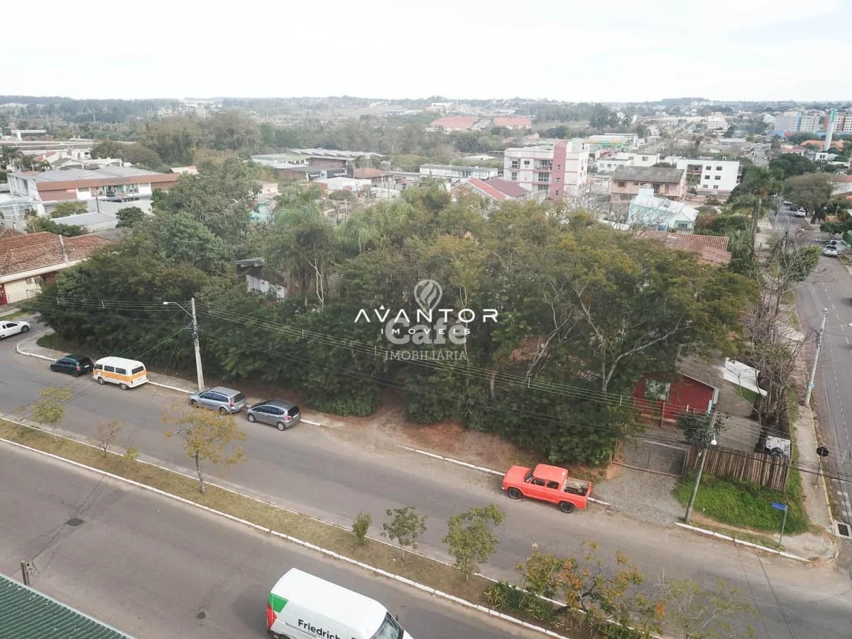 Vista aérea do terreno e entorno — Terreno à venda em Patronato, Santa Maria/RS