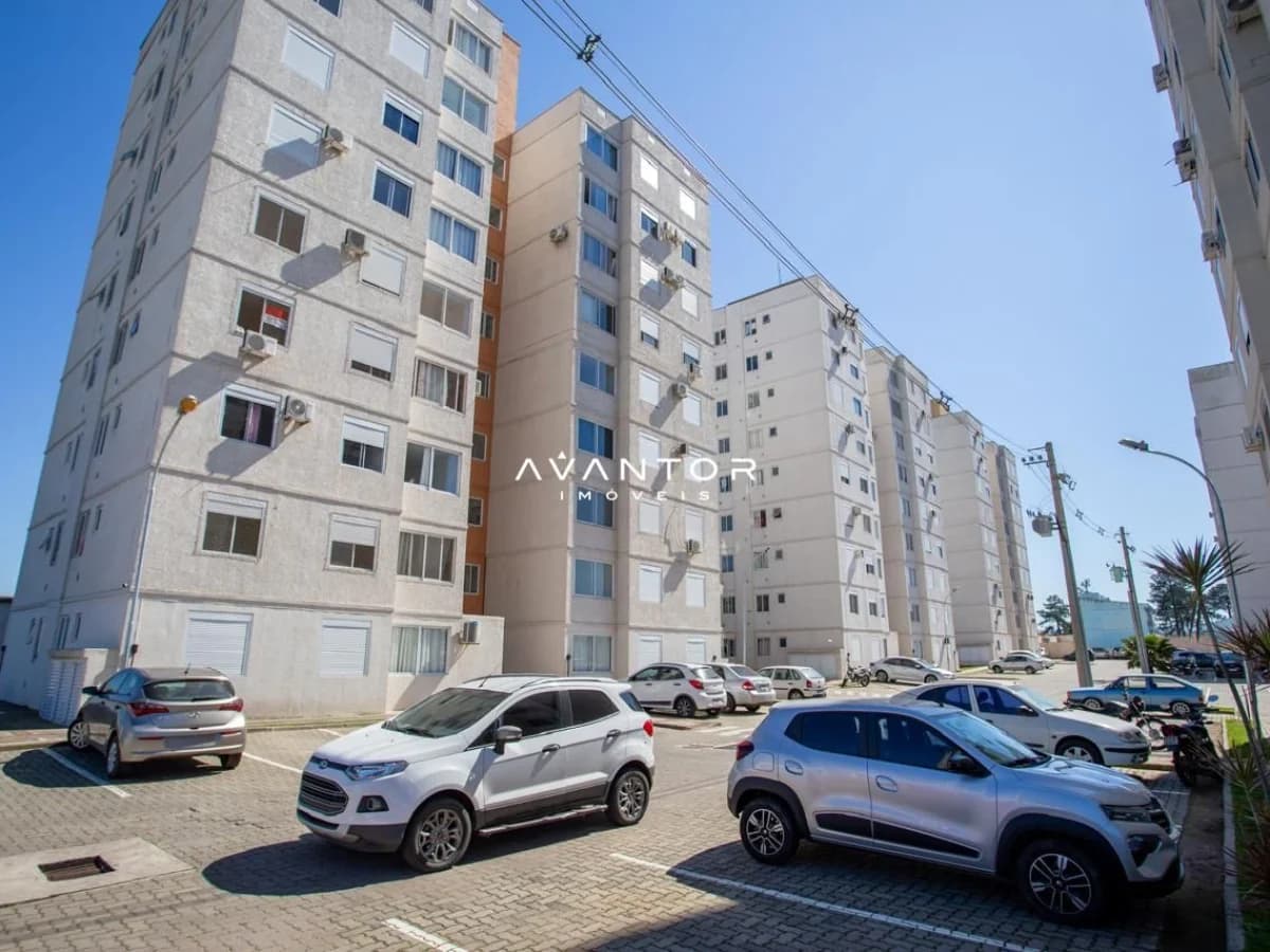 Fachada do prédio com pátio de garagem — Apartamento com 2 quartos à venda em Pinheiro Machado, Santa Maria/RS