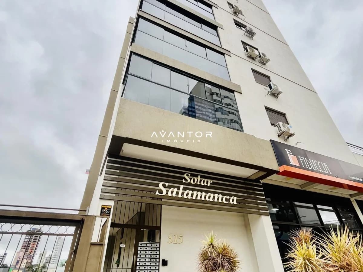 Fachada do prédio com sacadas — Apartamento com 2 quartos à venda no Residencial Solar Salamanca, em Centro, Santa Maria/RS