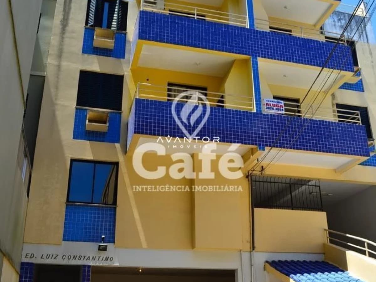 Fachada do prédio com azulejos azuis — Apartamento com 1 quarto para alugar em Nossa Senhora de Fátima, Santa Maria/RS