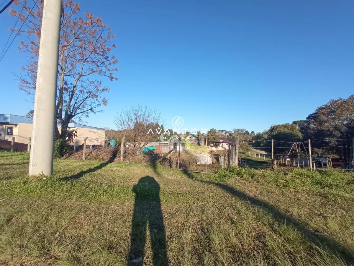 Terreno com cercado e vista da região — Terreno à venda em Parque Serrano I, Itaara/RS