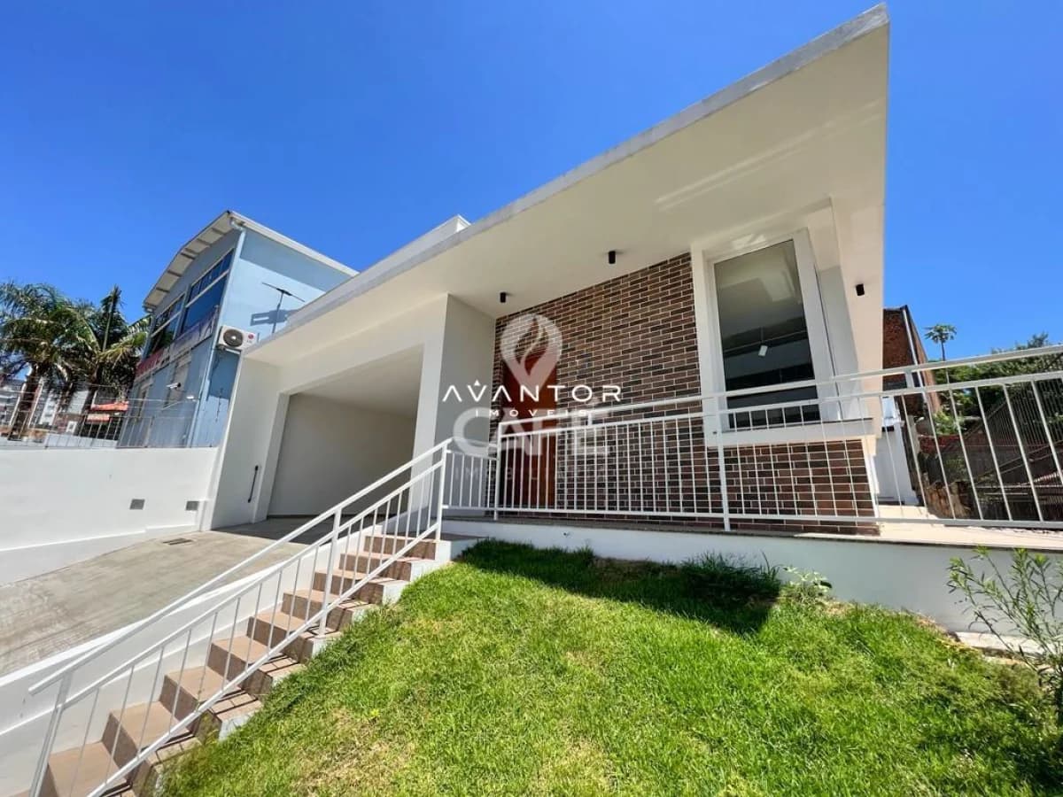 Fachada da casa com acesso pela rampa — Casa com 2 quartos para alugar em Nossa Senhora das Dores, Santa Maria/RS
