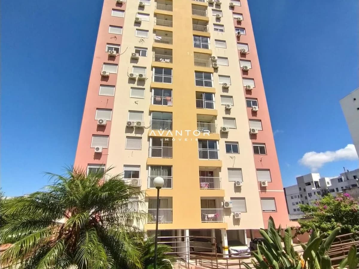 Fachada do prédio com sacadas — Apartamento com 3 quartos à venda no Residencial Center Garden, em Centro, Santa Maria/RS