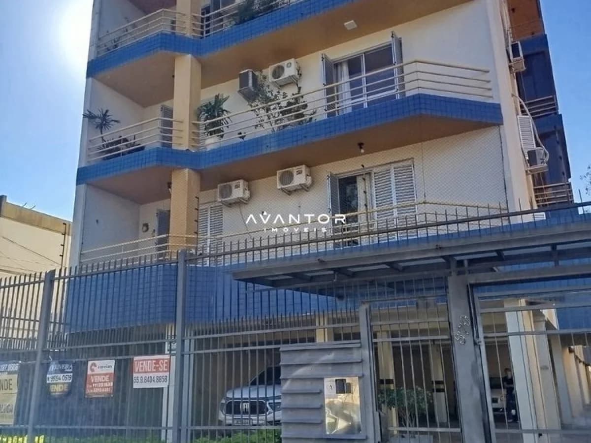 Fachada do prédio com sacadas e ar-condicionado — Apartamento com 2 quartos à venda em Nossa Senhora de Fátima, Santa Maria/RS