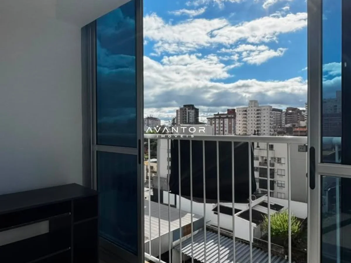 Sacada com vista para a cidade — Apartamento com 2 quartos para alugar em Centro, Santa Maria/RS