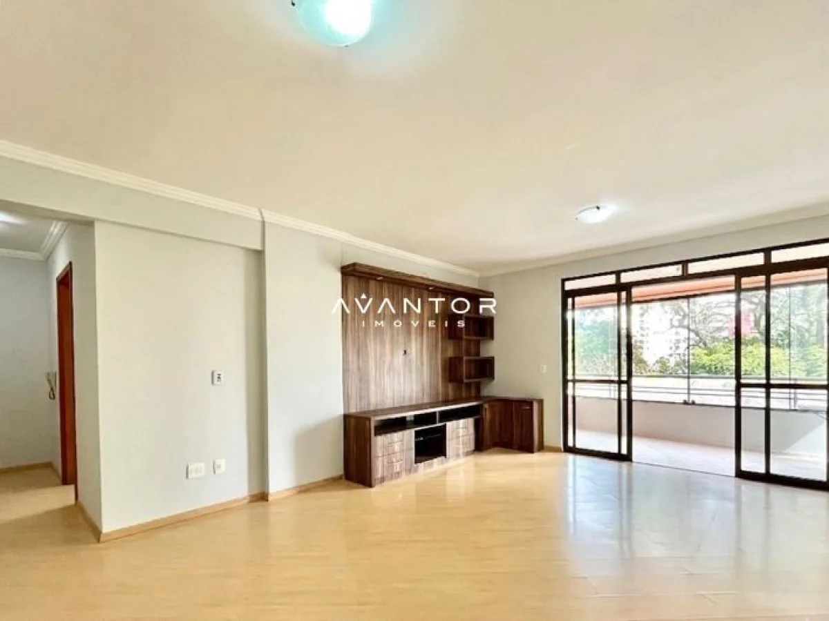 Sala de estar com sacada e armários planejados — Apartamento com 3 quartos à venda em Bonfim, Santa Maria/RS