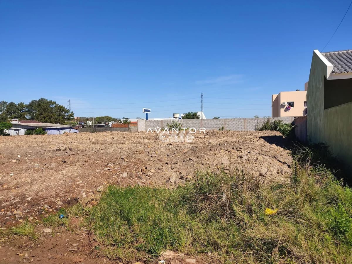 Excelente terreno plano e terraplanado para quem procura construir, medindo 20,20x30m - Fá — Terreno à venda em Tomazetti, Santa Maria/RS