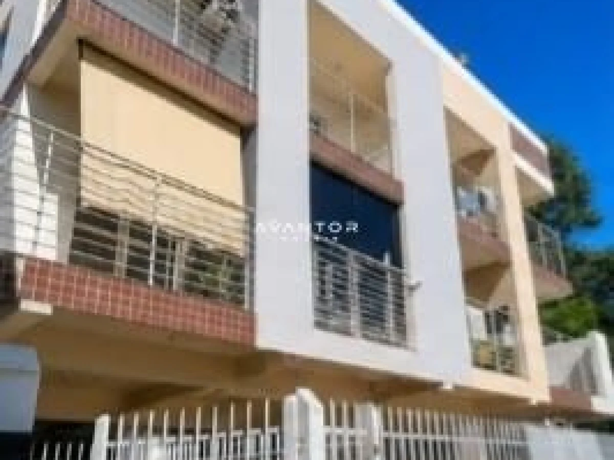 Fachada do prédio com sacadas — Apartamento com 2 quartos à venda em Camobi, Santa Maria/RS