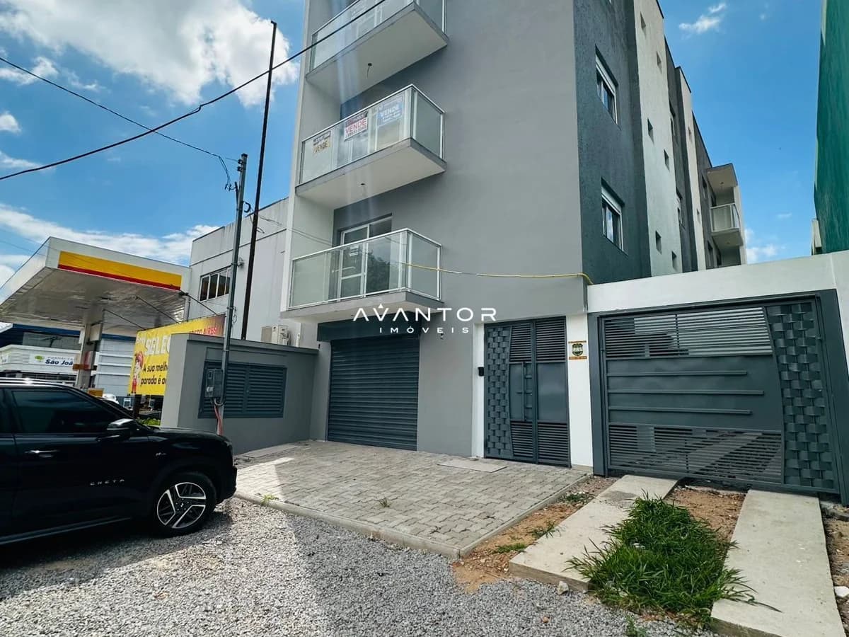 Fachada do prédio com garagem — Apartamento com 2 quartos à venda no Residencial Vô Luiz, em Passo D'Areia, Santa Maria/RS