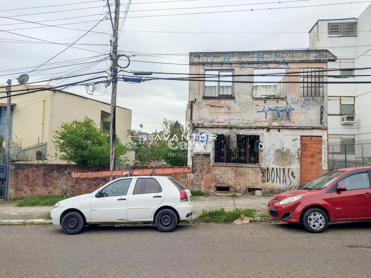 Terreno em região central com 340m² — Terreno à venda em Centro, Santa Maria/RS