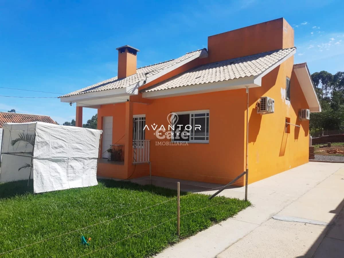 Casa em Itaara de 2 Dormitórios, Sala de Estar, Lareira, Banheiro Social, Cozinha, Área de — Casa com 2 quartos à venda em Etelvina, Itaara/RS