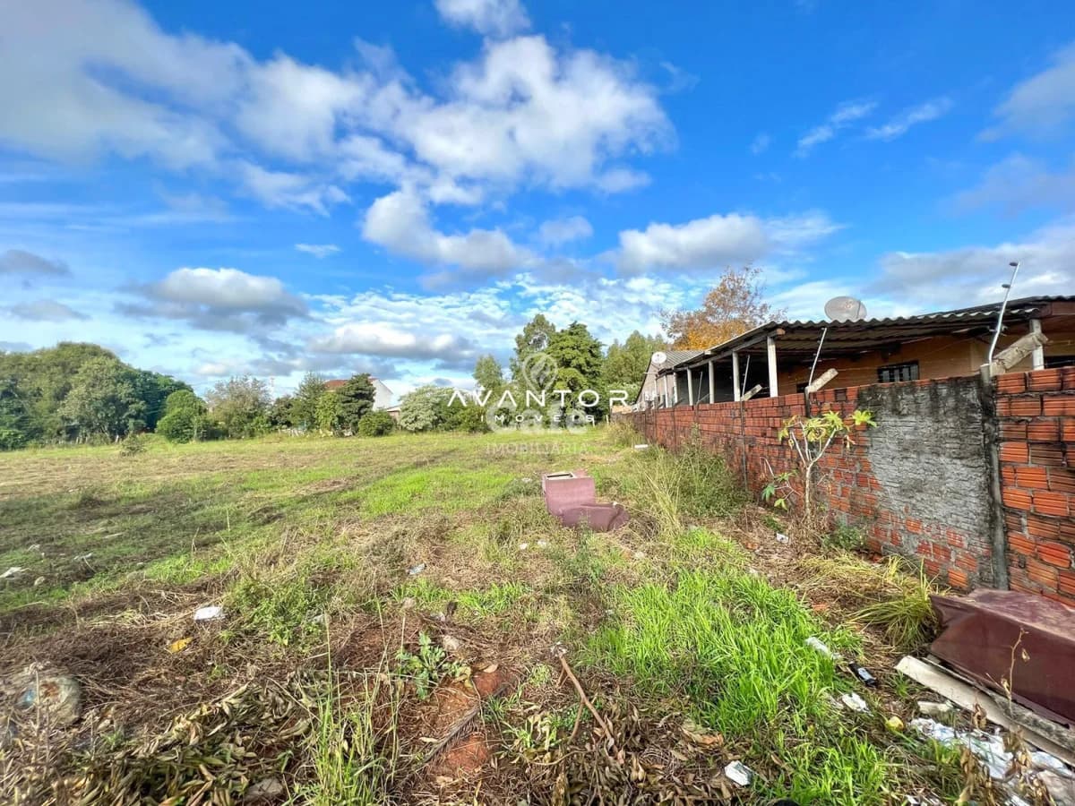 Terreno com construção e área rural — Terreno à venda em Lorenzi, Santa Maria/RS