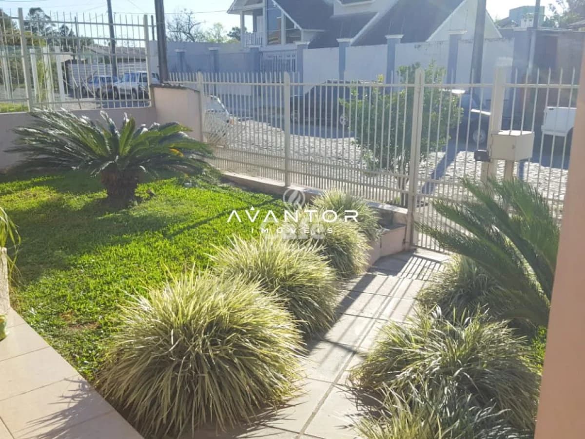 Linda casa no bairro camobi — Casa com 3 quartos à venda em Camobi, Santa Maria/RS