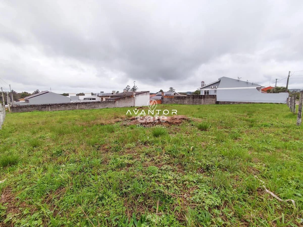 Terreno com vista para casarões — Terreno à venda em Dom Antônio Reis, Santa Maria/RS